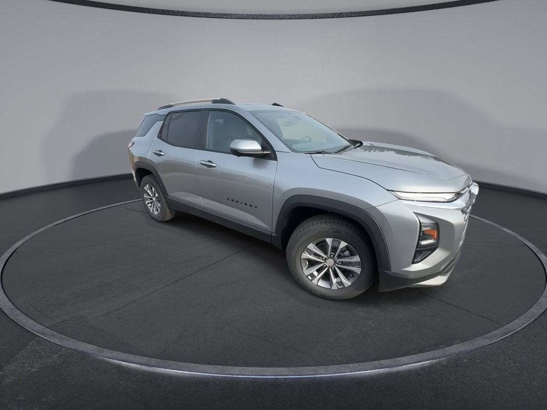 2026 Chevrolet Equinox LT photo 2