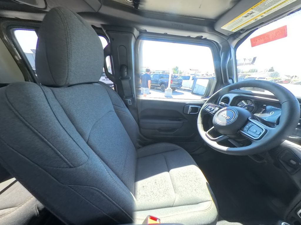 2025 Jeep Gladiator Sport S photo 25