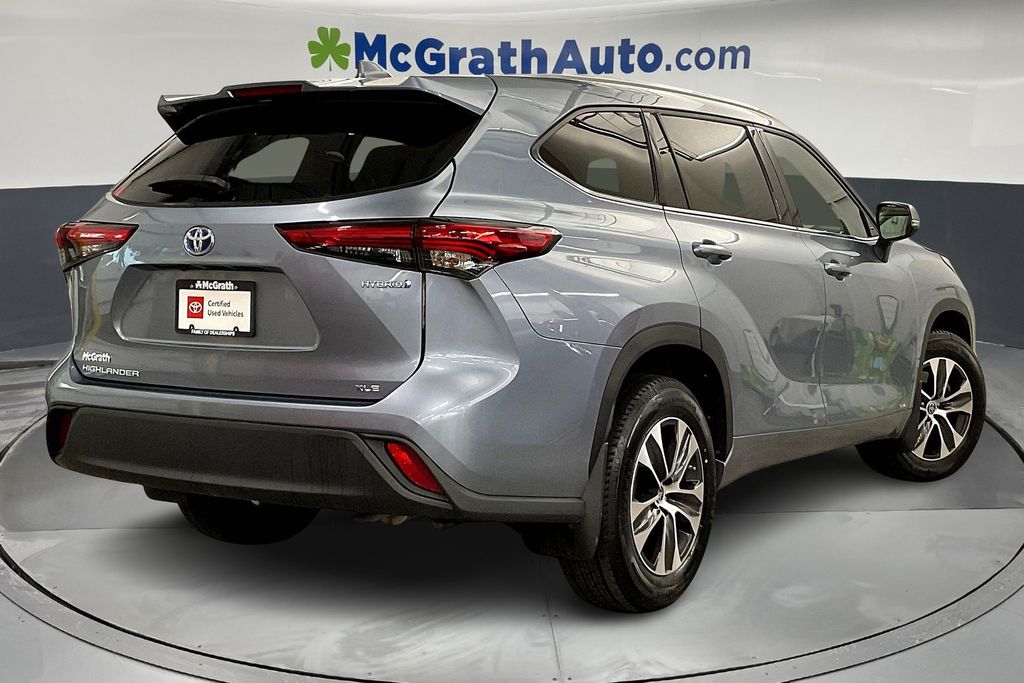 2022 Toyota Highlander Hybrid XLE photo 11