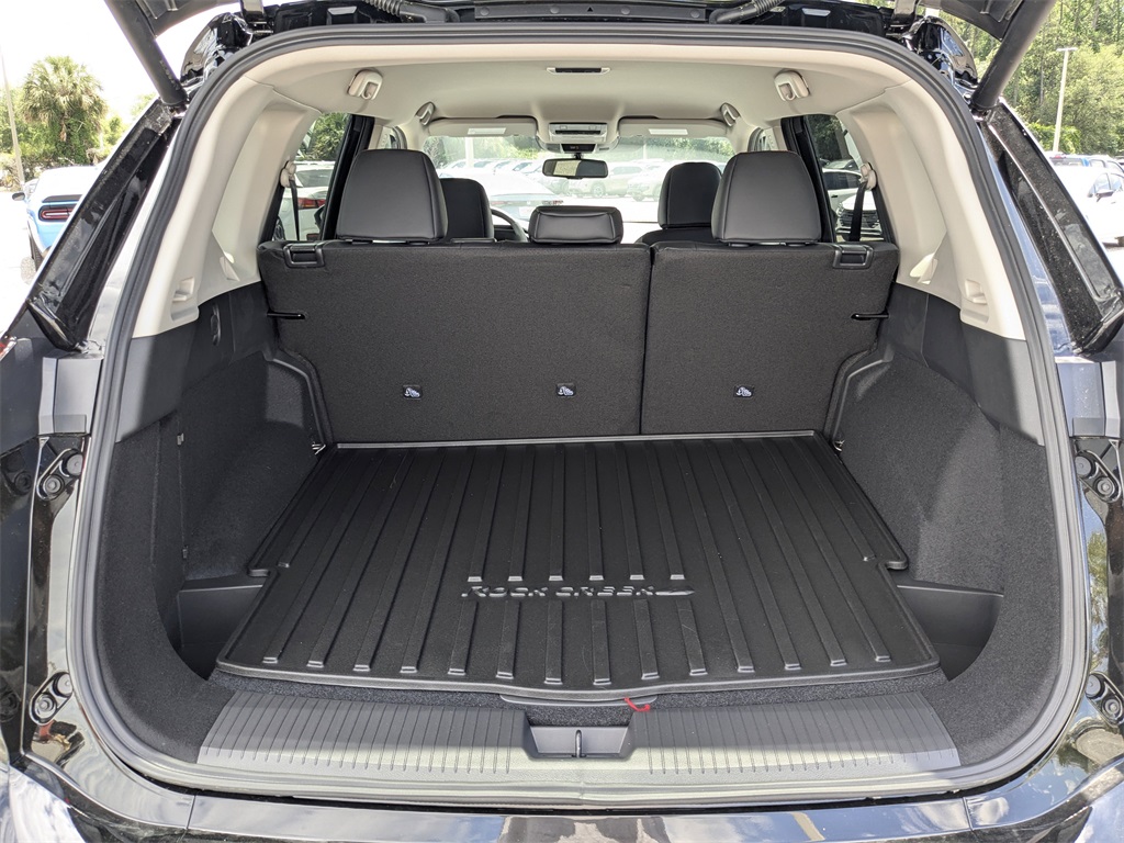 2025 Nissan Rogue SV photo 13