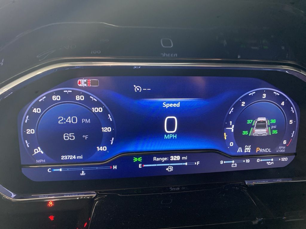 2025 Chevrolet Silverado 1500 LT photo 4