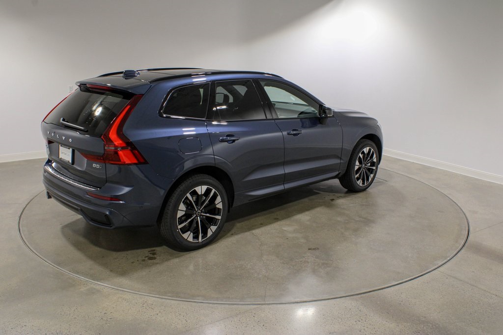 2026 Volvo XC60 B5 Plus photo 4