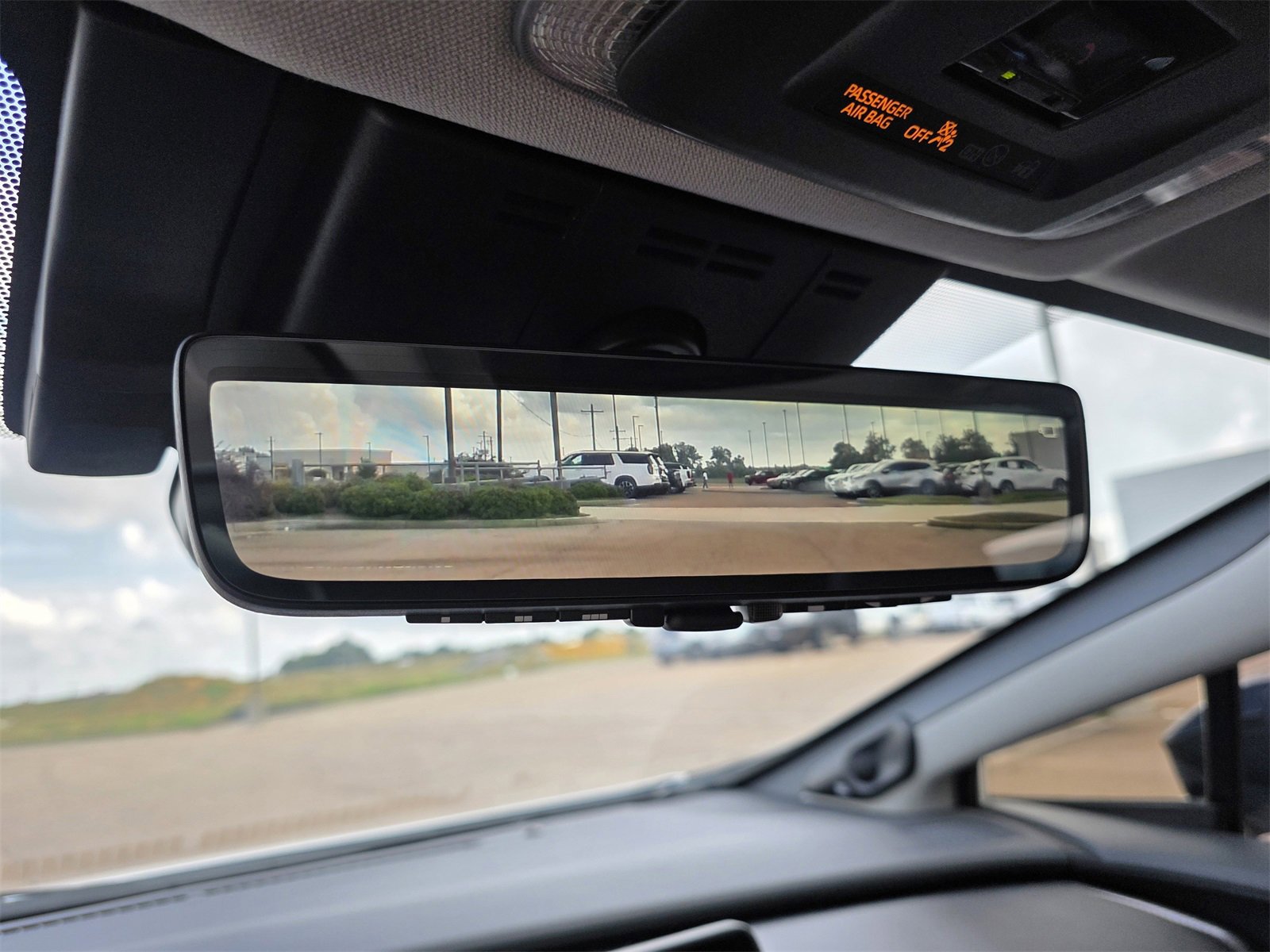 2024 Toyota Prius LE photo 30