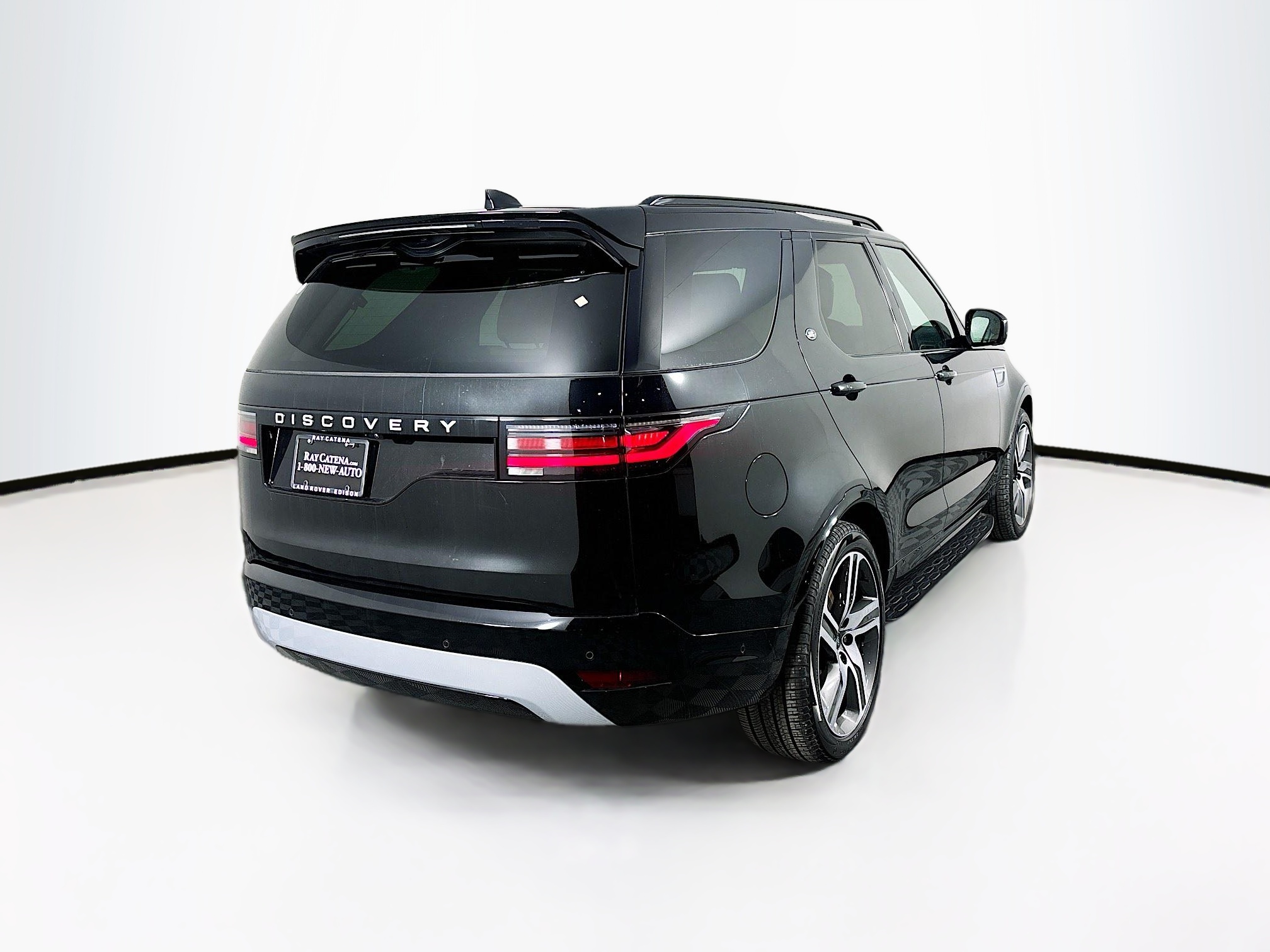 2025 Land Rover Discovery Metropolitan Edition photo 5