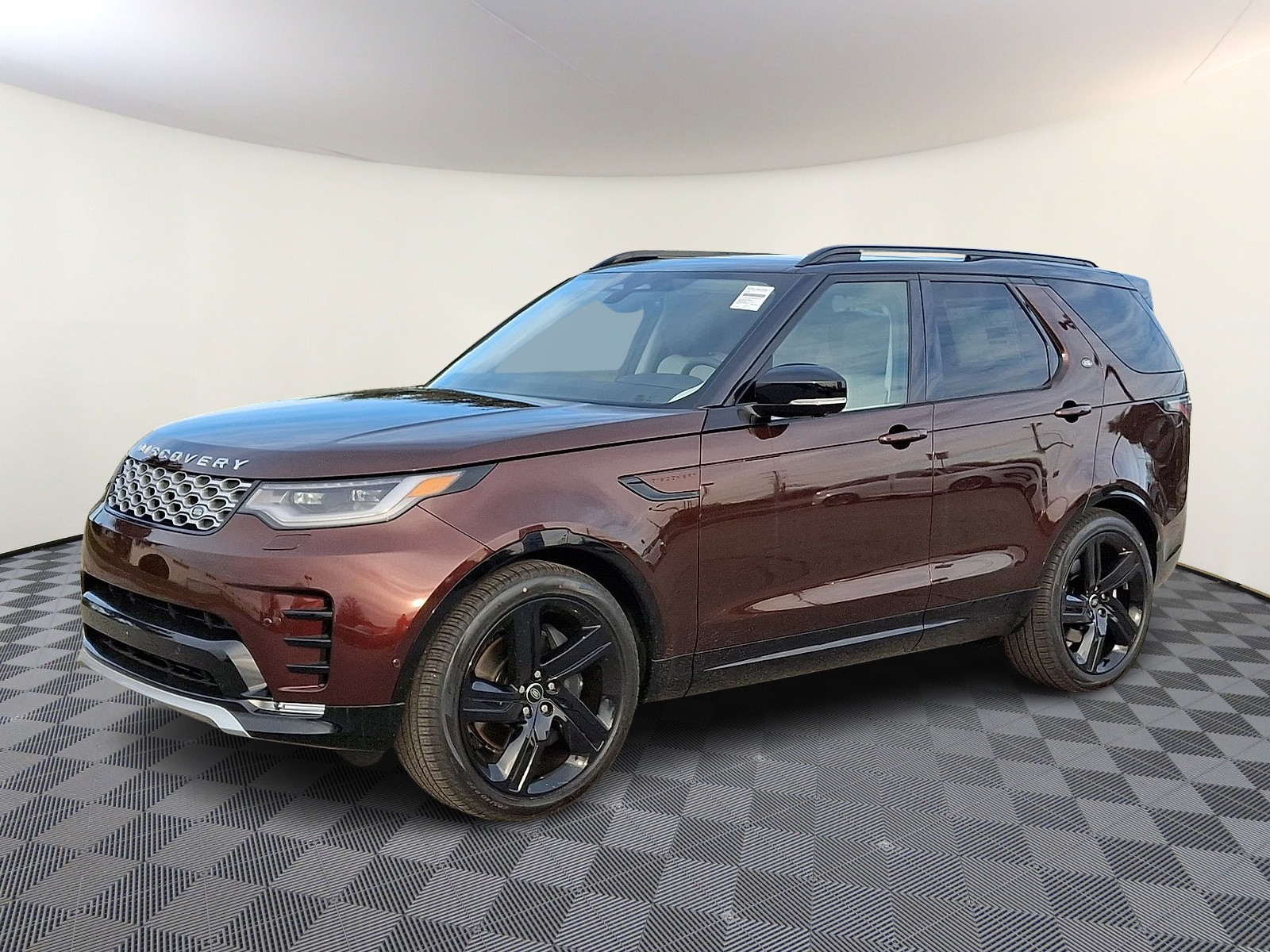 2026 Land Rover Discovery Gemini Edition's photo