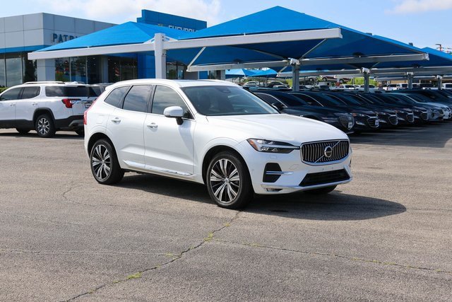 Used 2023 White Volvo Plus Bright Theme image 1