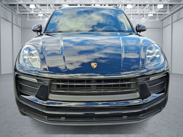 2022 Porsche Macan Base photo 2