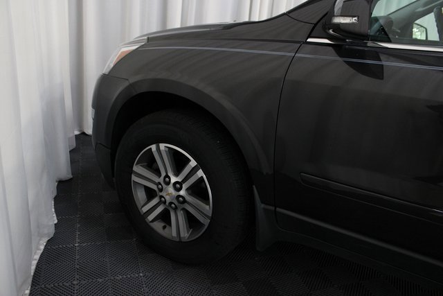 2017 Chevrolet Traverse 2LT photo 9