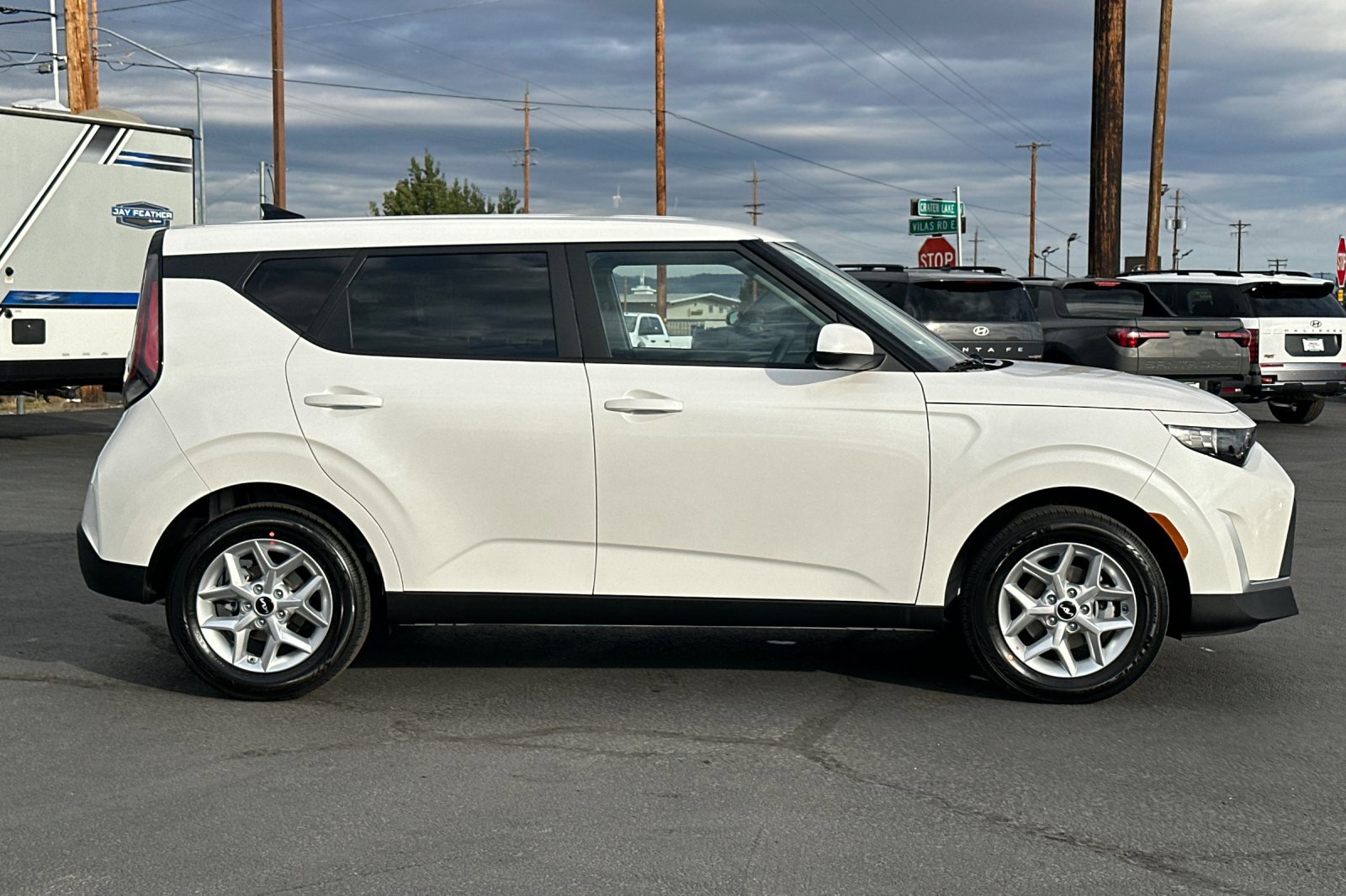 2025 Kia Soul LX photo 3