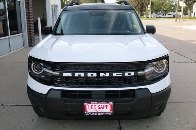 2025 Ford Bronco Sport Outer Banks photo 3