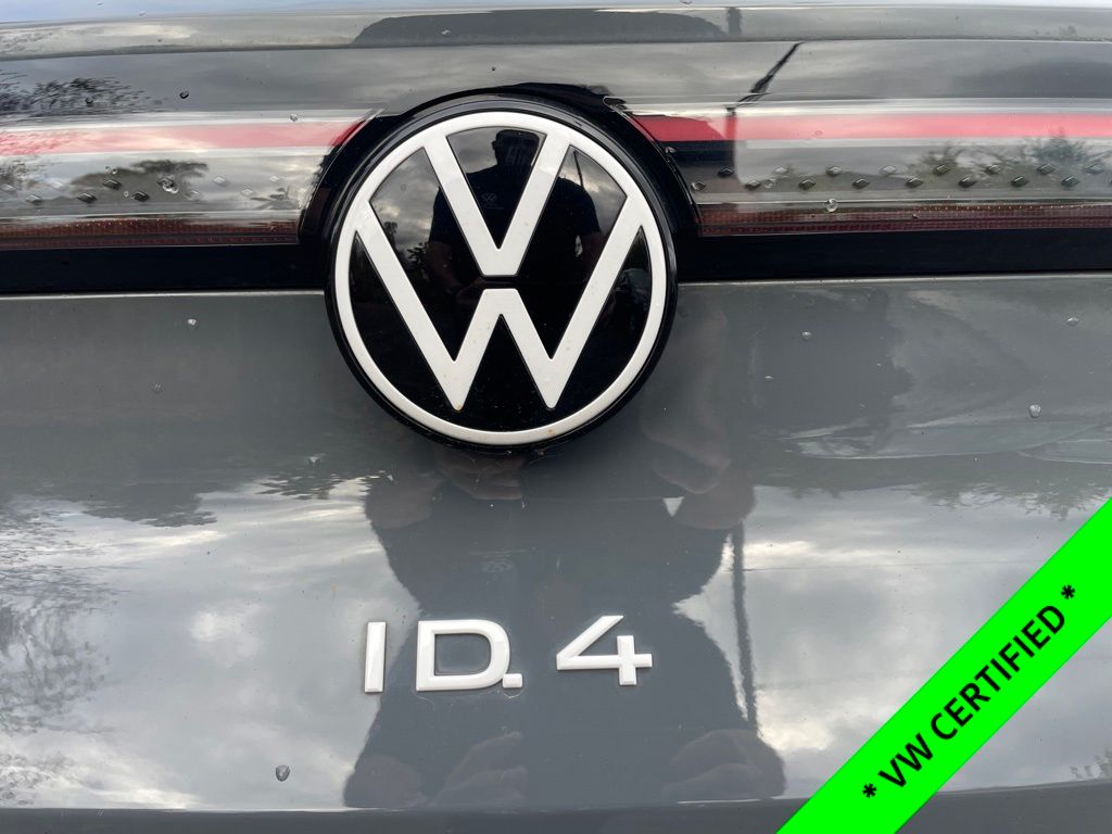 2023 Volkswagen ID.4 Pro photo 4