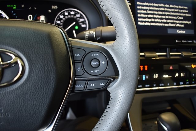 2020 Toyota Avalon Hybrid Limited photo 18