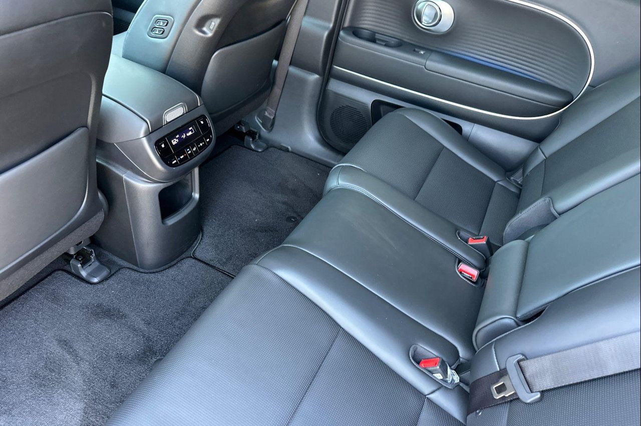 2026 Hyundai Ioniq SEL photo 10