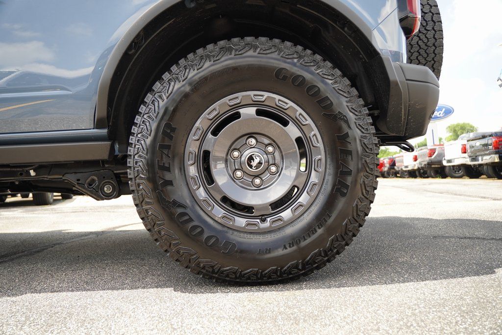2025 Ford Bronco Badlands photo 8