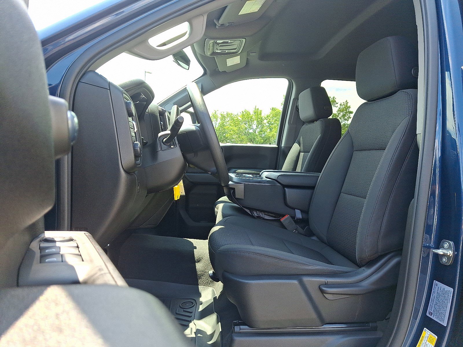 2023 Chevrolet Silverado 2500HD Custom photo 13