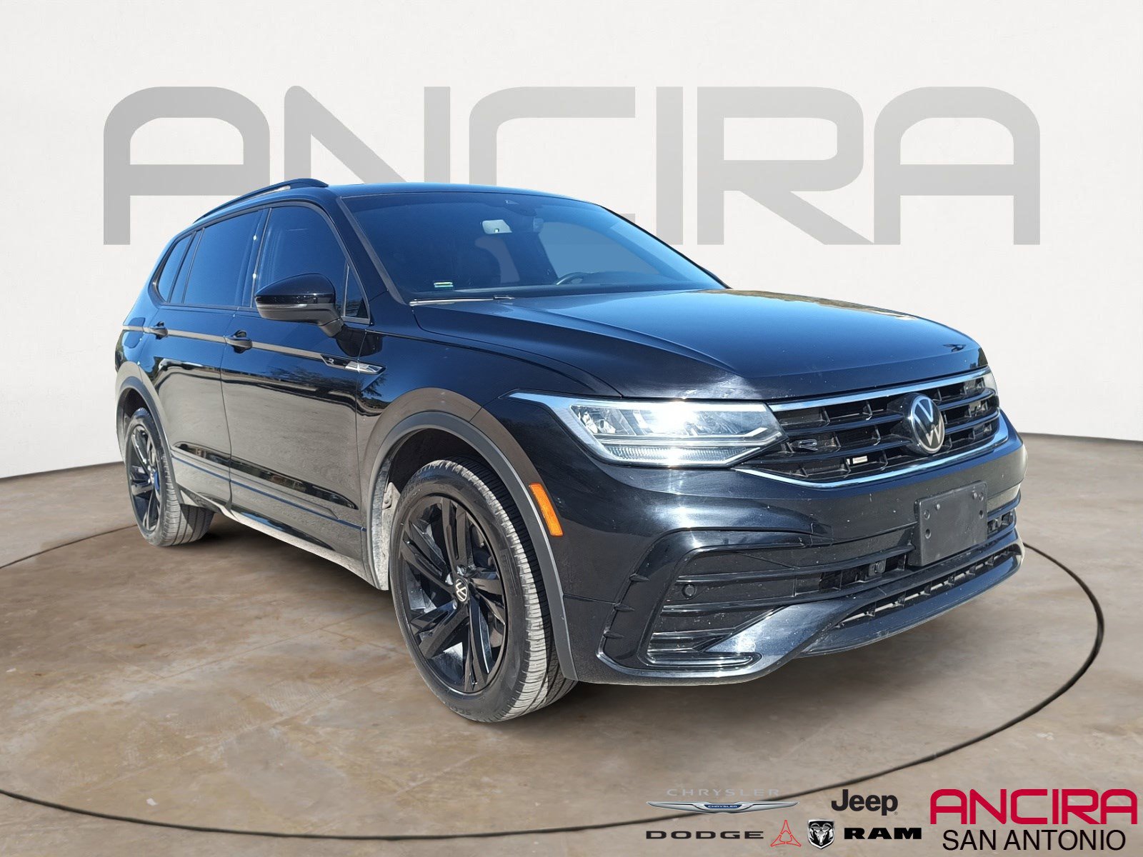 2023 Volkswagen Tiguan SE R-LINE BLACK