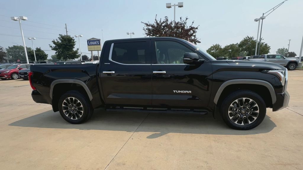 2025 Toyota Tundra Limited photo 9