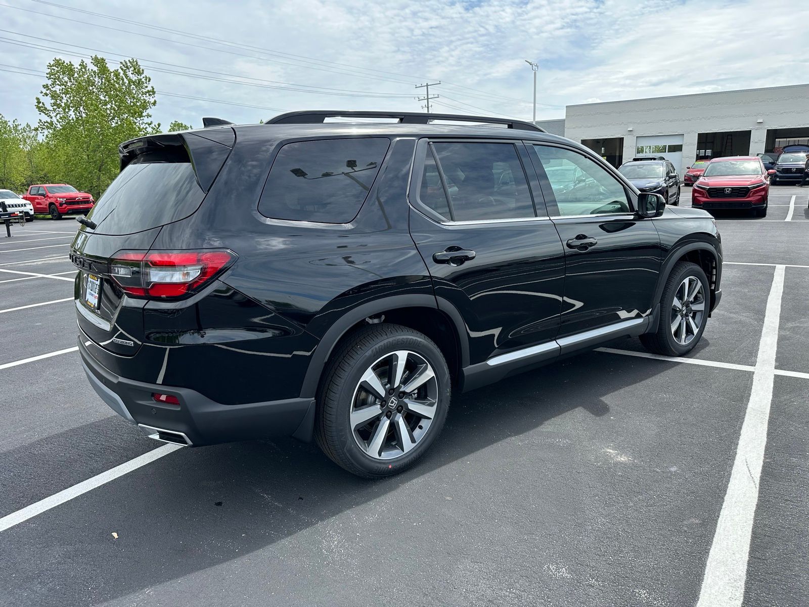 2025 Honda Pilot Touring photo 4