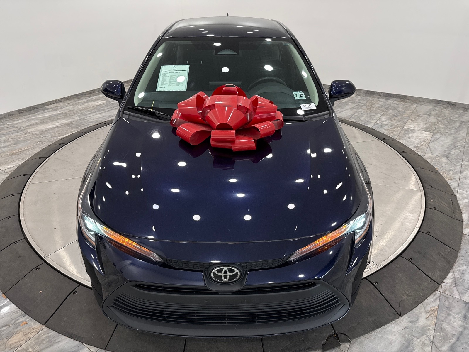 2023 Toyota Corolla LE photo 2