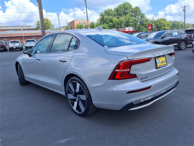 2024 Volvo S60 Recharge T8 Plus photo 4