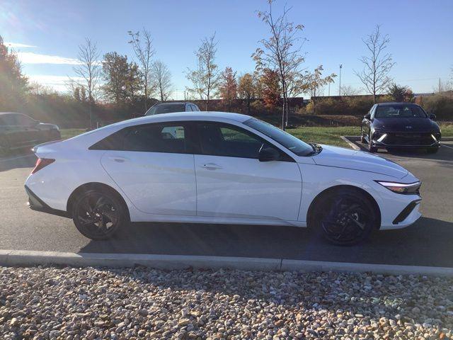 2026 Hyundai Elantra Hybrid SEL Sport photo 4