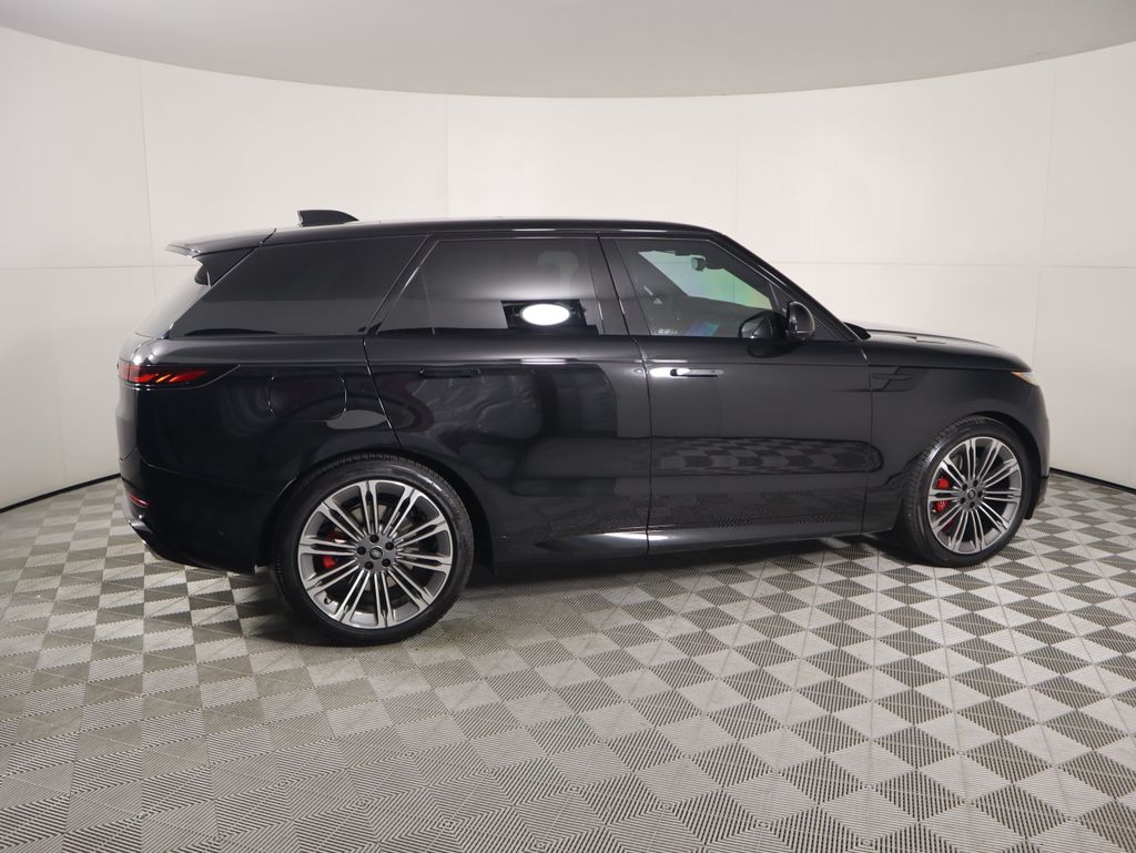 2025 Land Rover Range Rover Sport SE photo 2