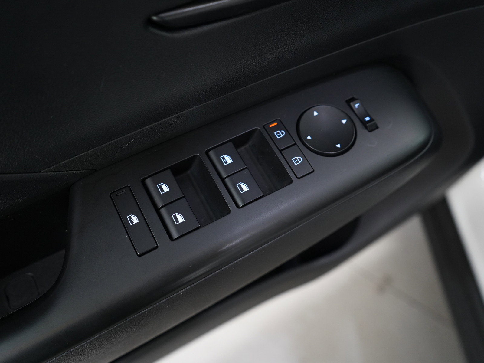 2024 Hyundai Kona SEL photo 21