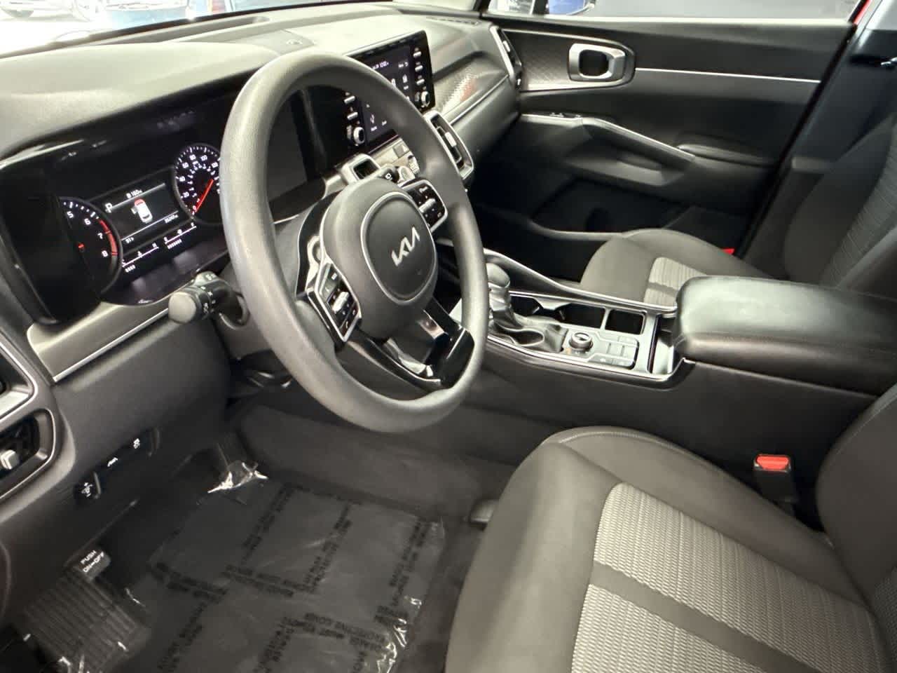2023 Kia Sorento LX photo 11