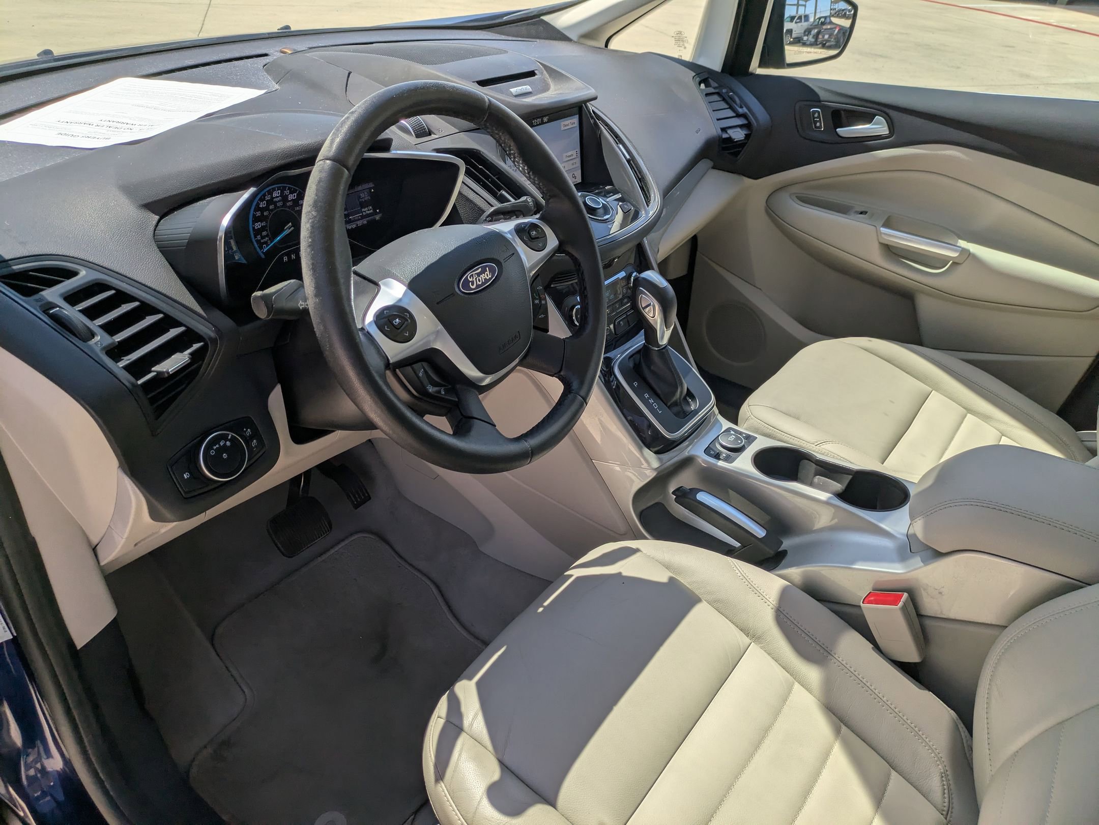 2016 Ford C-Max Energi SEL photo 10