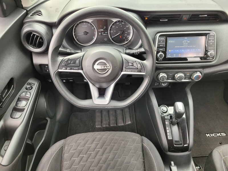 2022 Nissan Kicks S photo 11