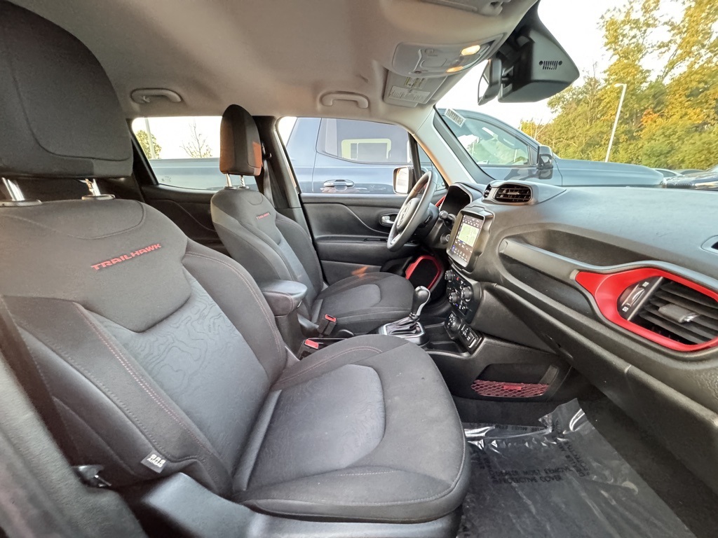 2023 Jeep Renegade Trailhawk photo 28