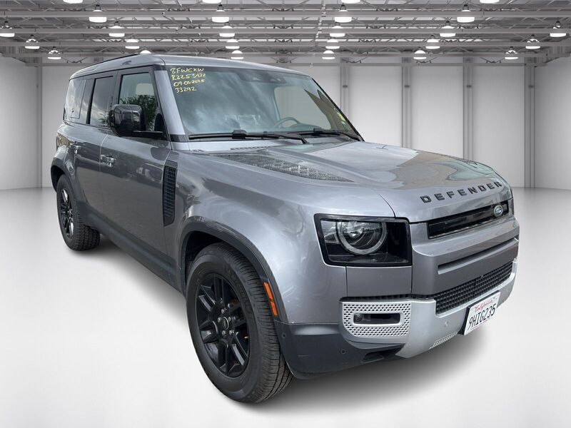 2024 Land Rover Defender 110 S photo 3
