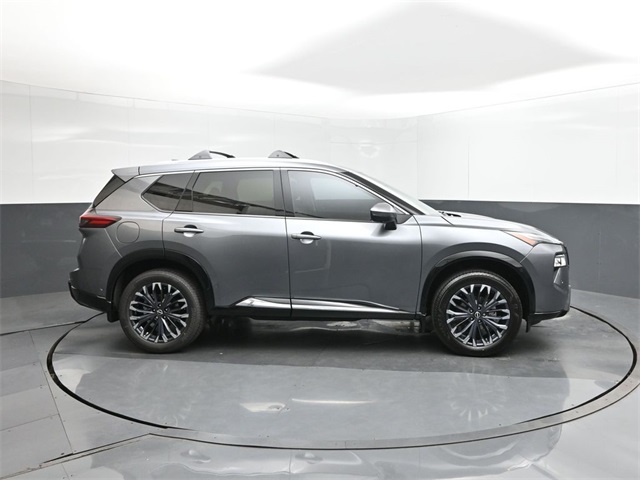 2025 Nissan Rogue Platinum photo 15