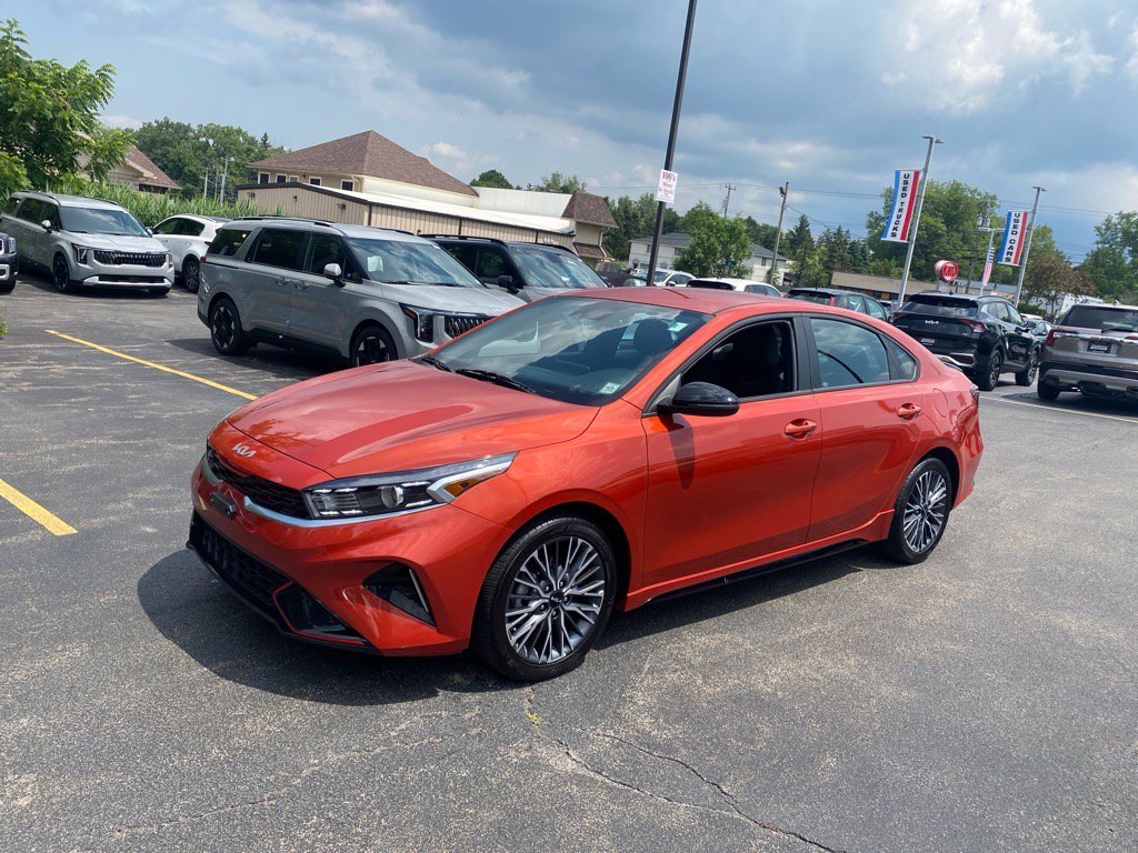 2022 Kia Forte GT-Line photo 3