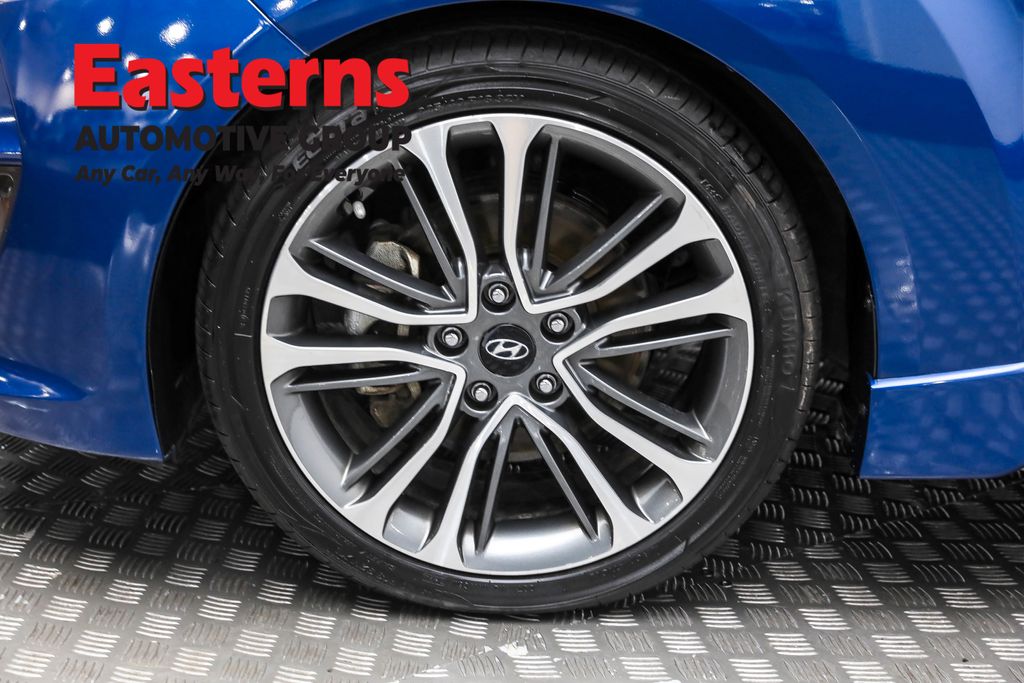 2017 Hyundai Veloster Turbo photo 24