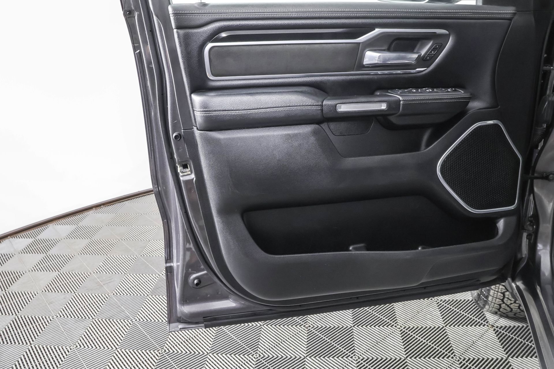 2021 Ram 1500 Laramie photo 23
