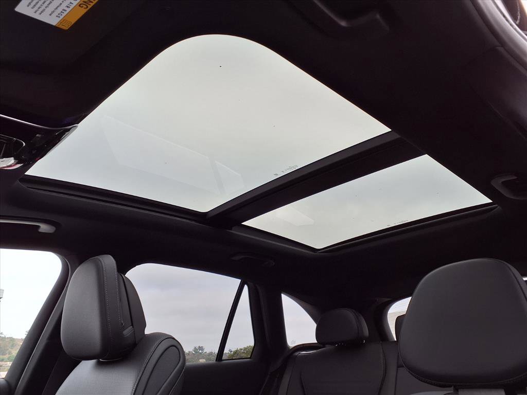 2026 Mercedes Benz GLC 300 photo 2