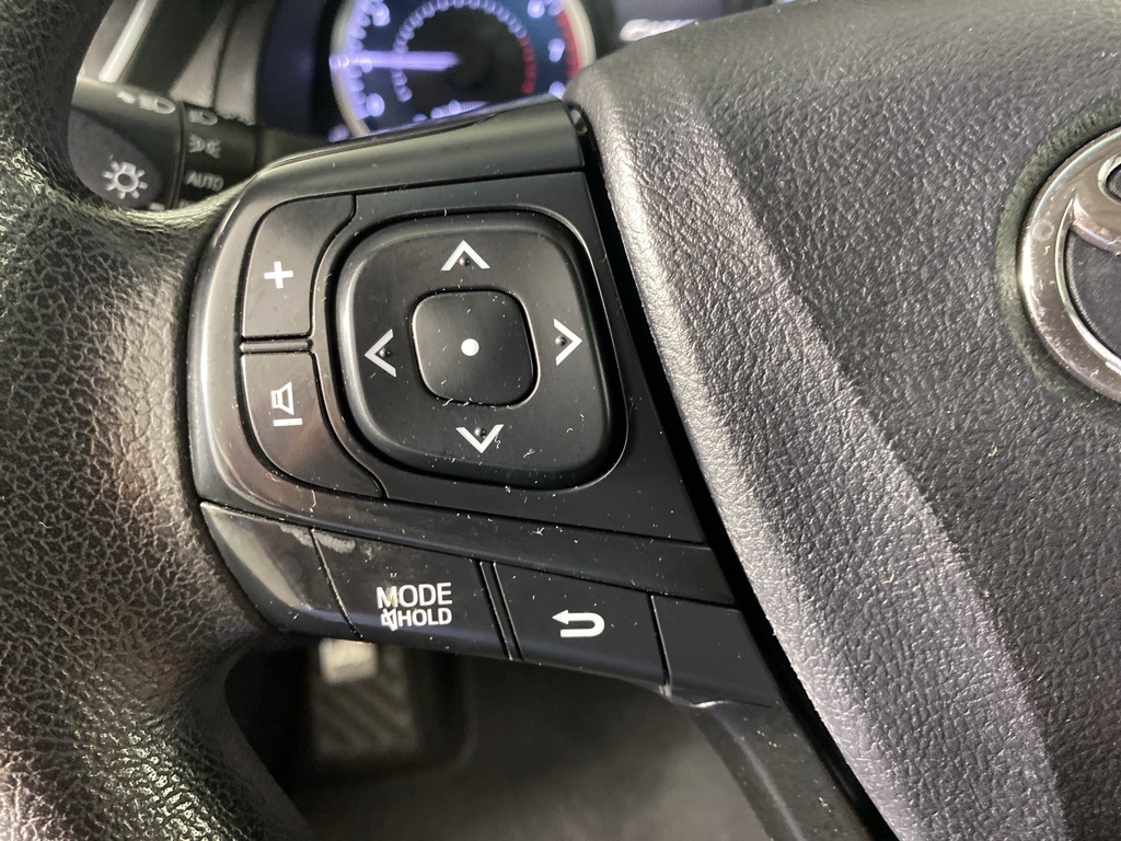 2016 Toyota Camry LE photo 16