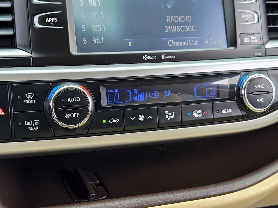 2015 Toyota Highlander XLE photo 21