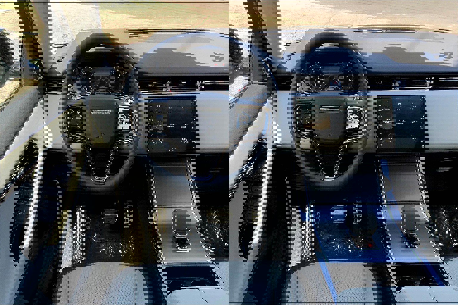2024 Land Rover Range Rover Evoque Dynamic SE photo 5
