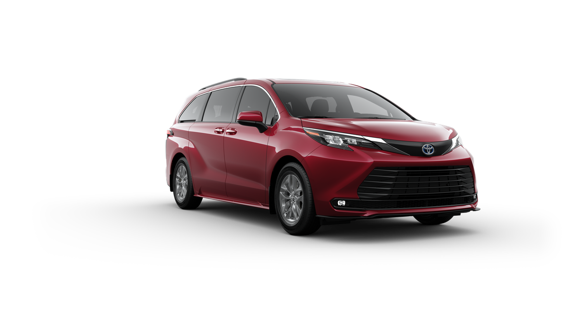 2025 Toyota Sienna XLE photo 13