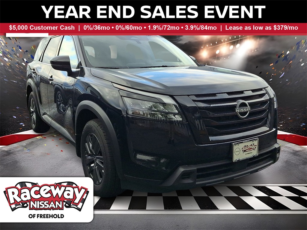 2025 Nissan Pathfinder SV's photo