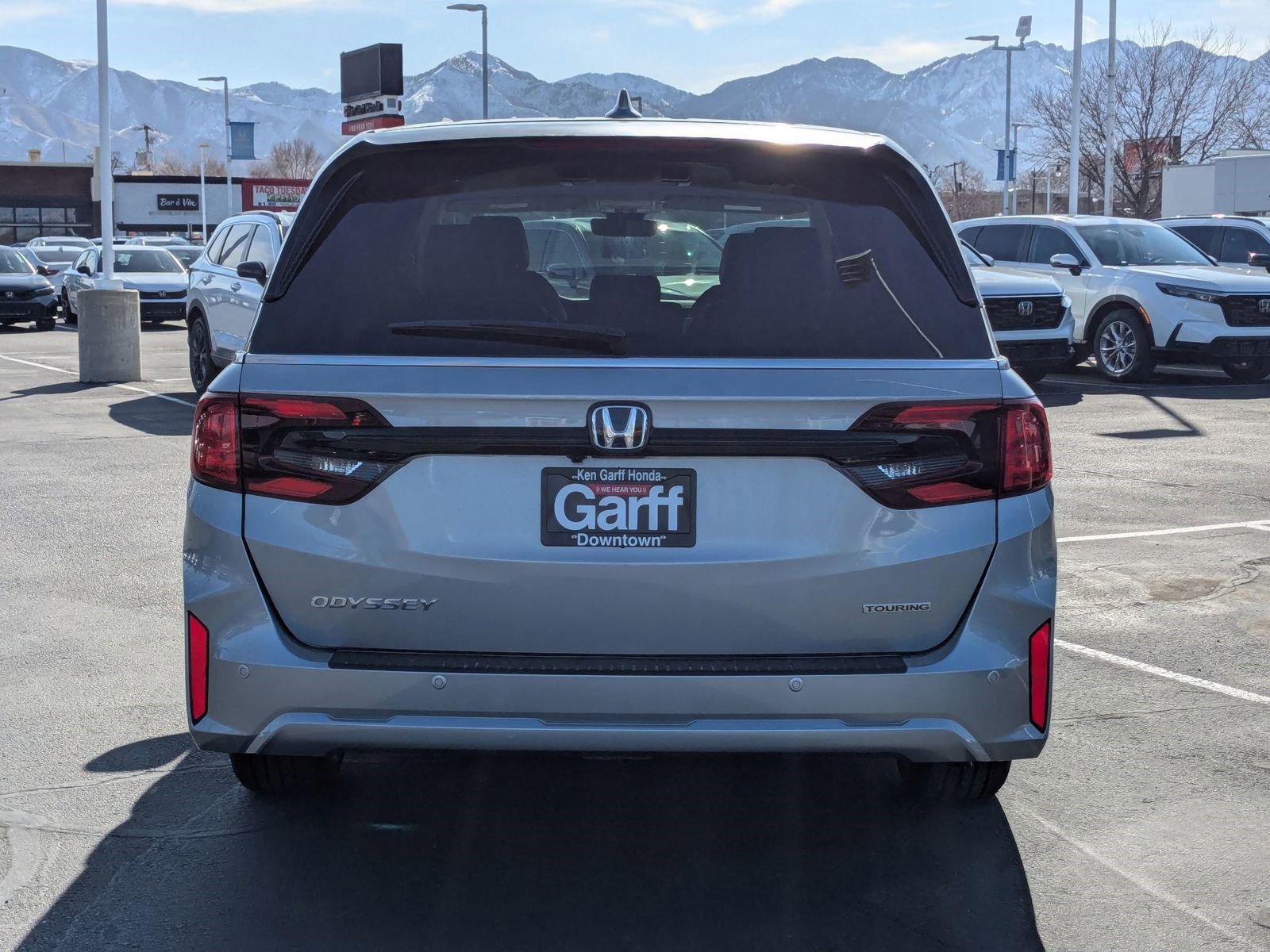 2025 Honda Odyssey Touring photo 4