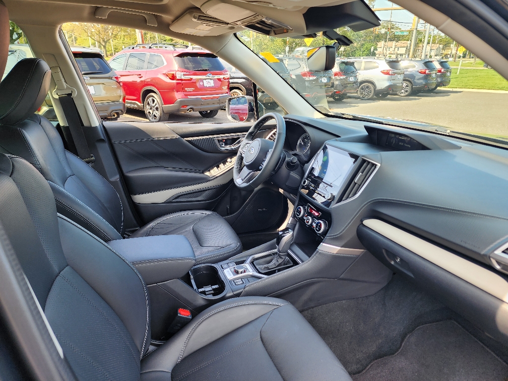 2023 Subaru Forester Limited photo 21