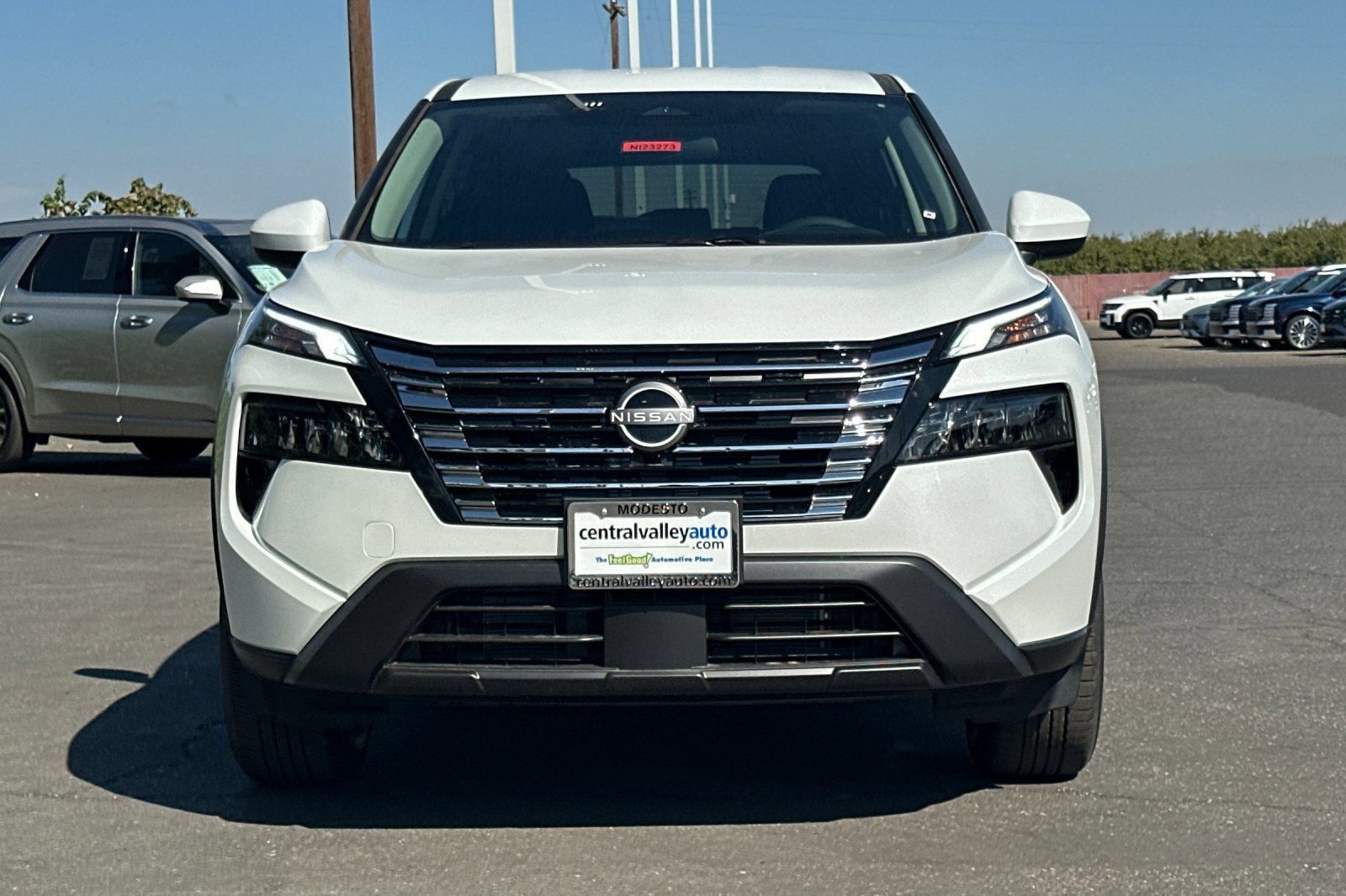 2026 Nissan Rogue SV photo 8