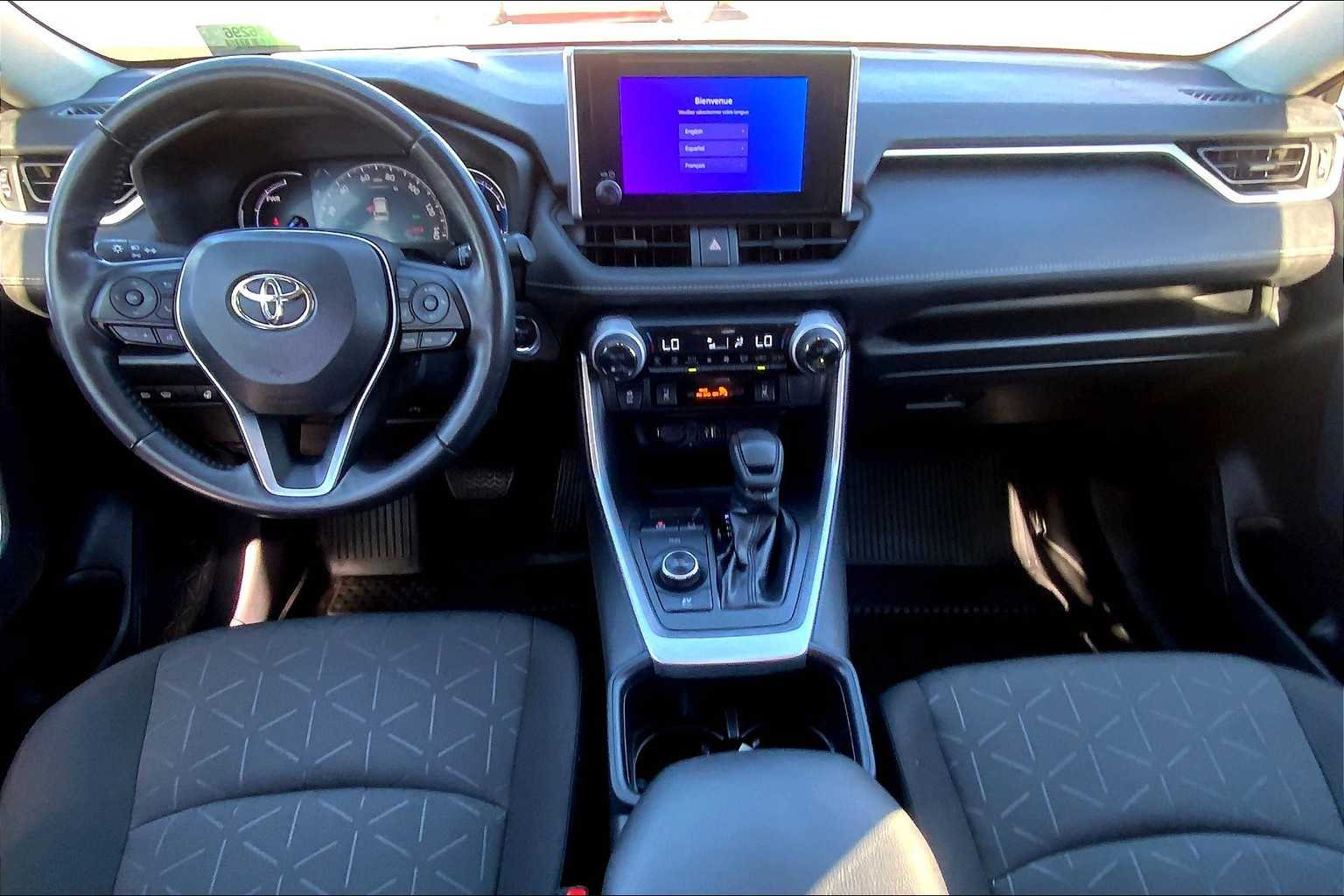 2023 Toyota RAV4 Hybrid XLE photo 12