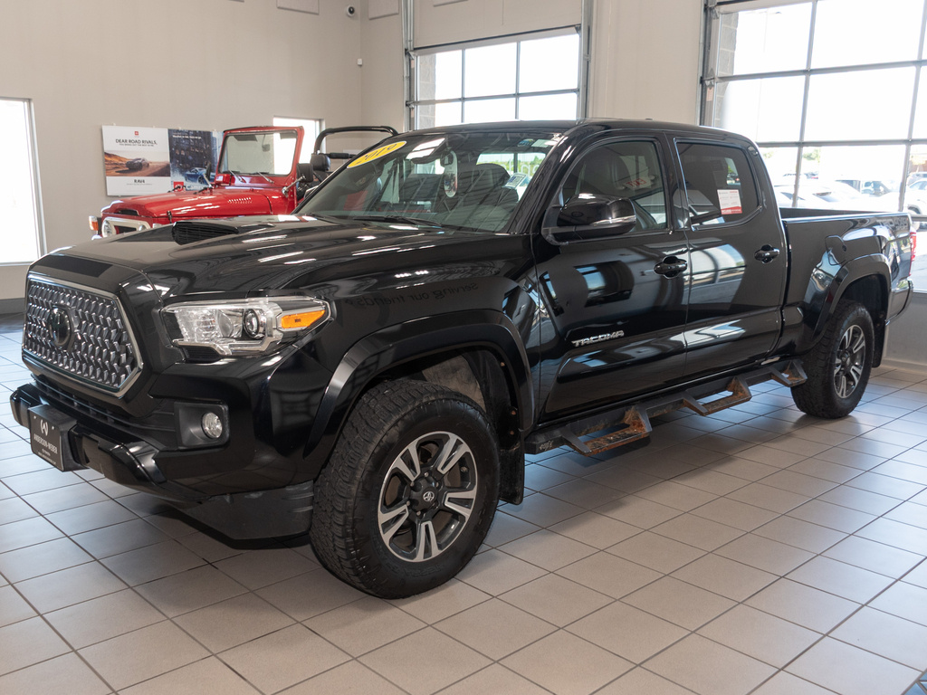 2019 Toyota Tacoma TRD Sport photo 4