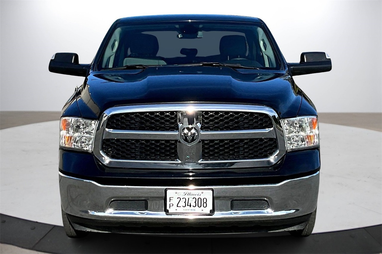 2023 Ram 1500 Classic SLT photo 3
