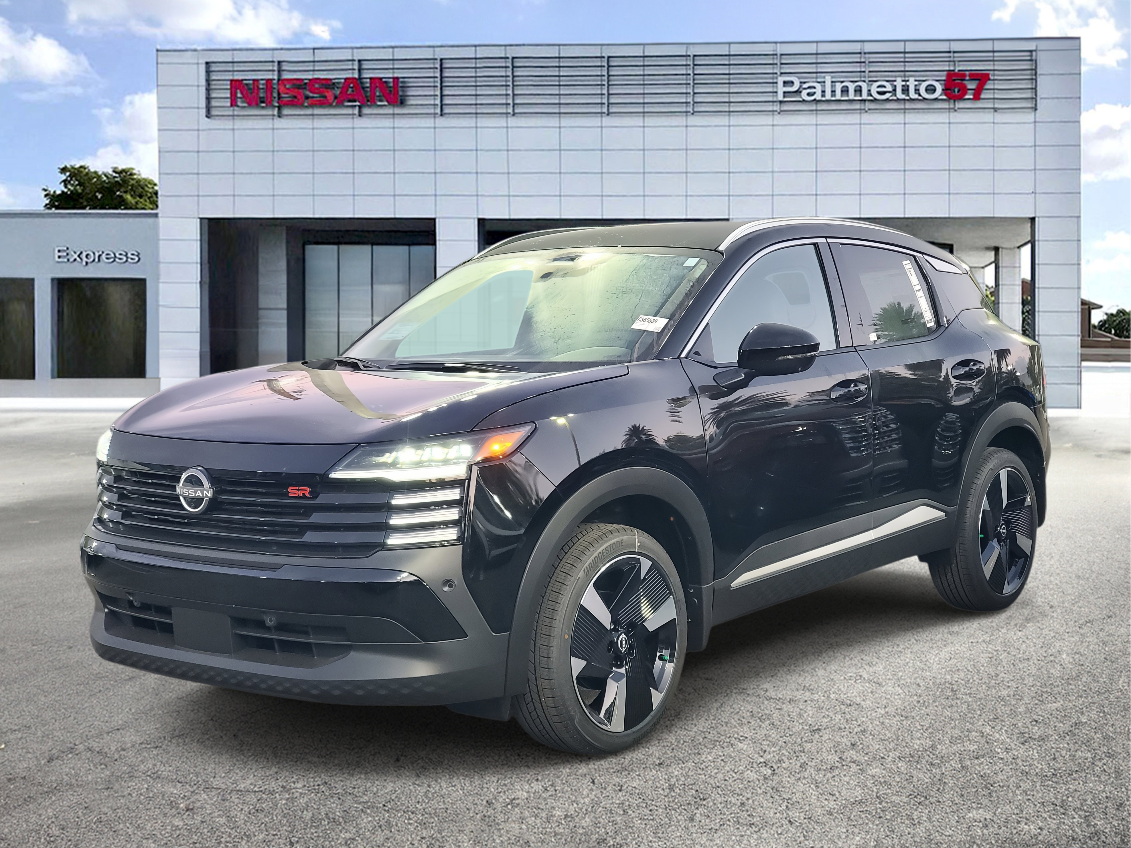 2025 Nissan Kicks SR photo 2