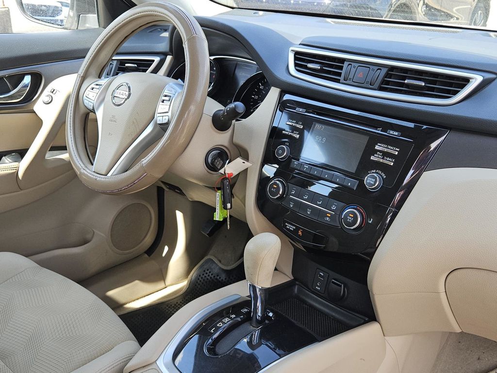 2014 Nissan Rogue S photo 23